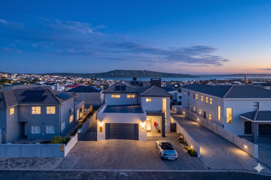 5 Bedroom Property for Sale in Myburgh Park Western Cape